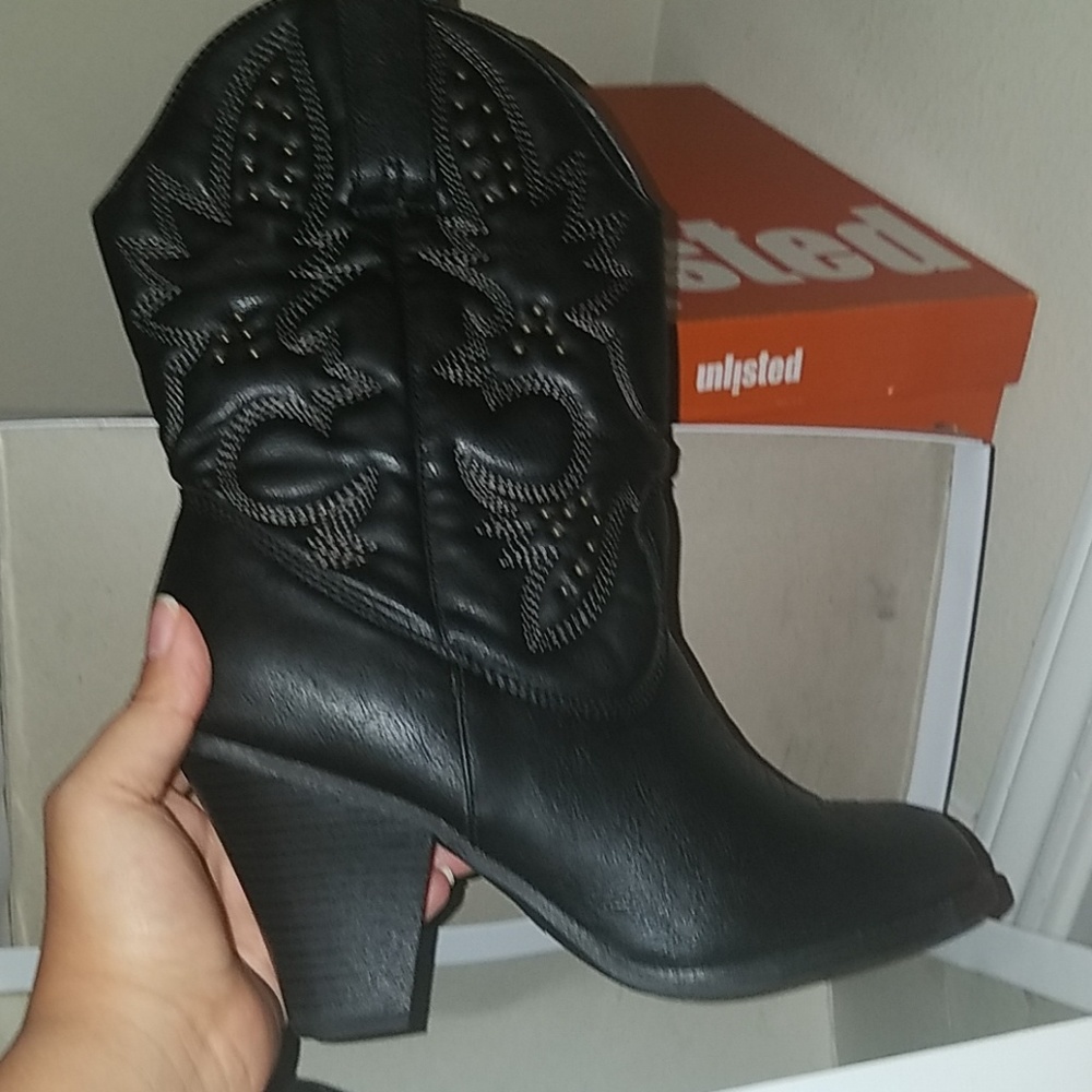Woman's cowgirl boots